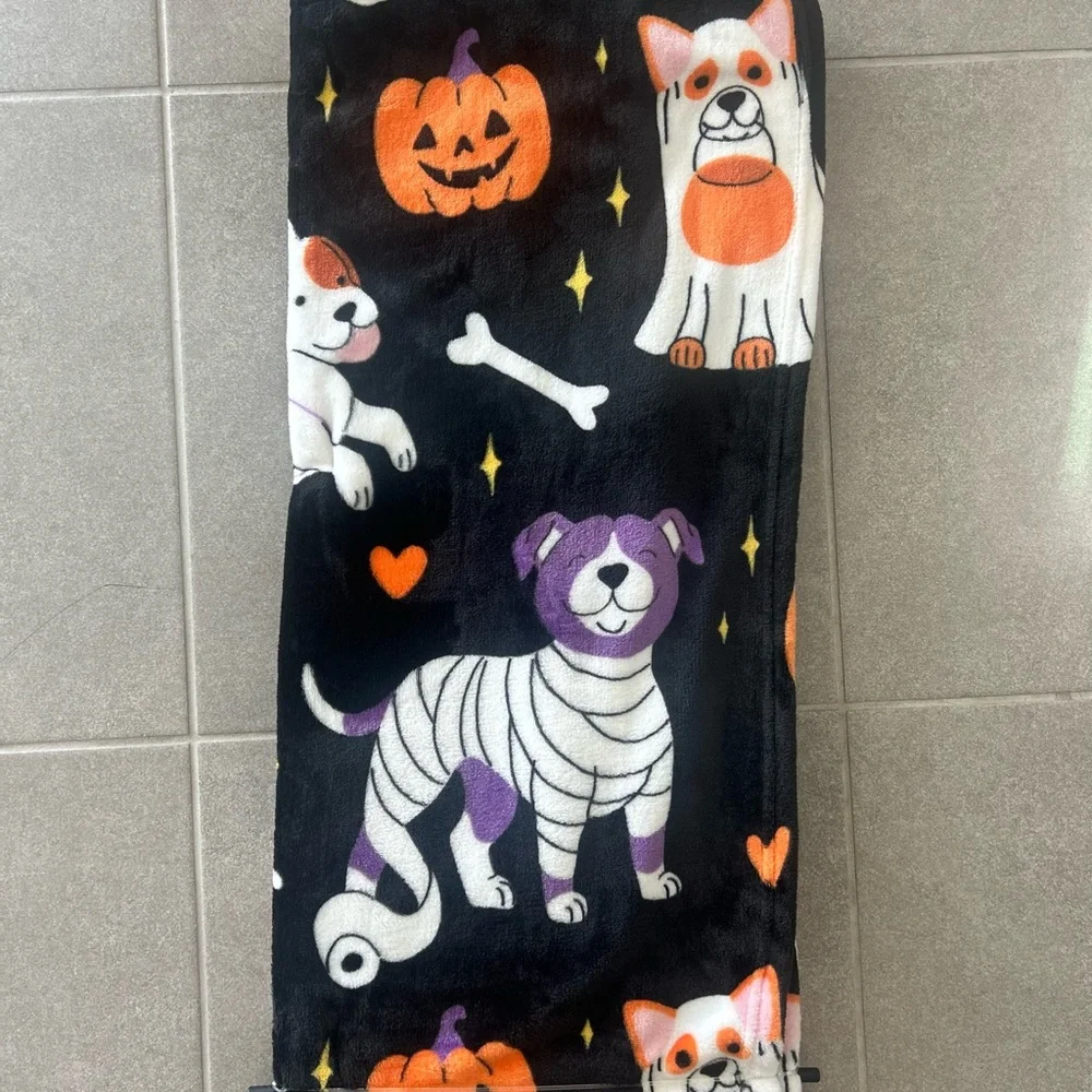 Dogs Puppies Halloween‎ Bones Throw Blanket Dogs Viral 50